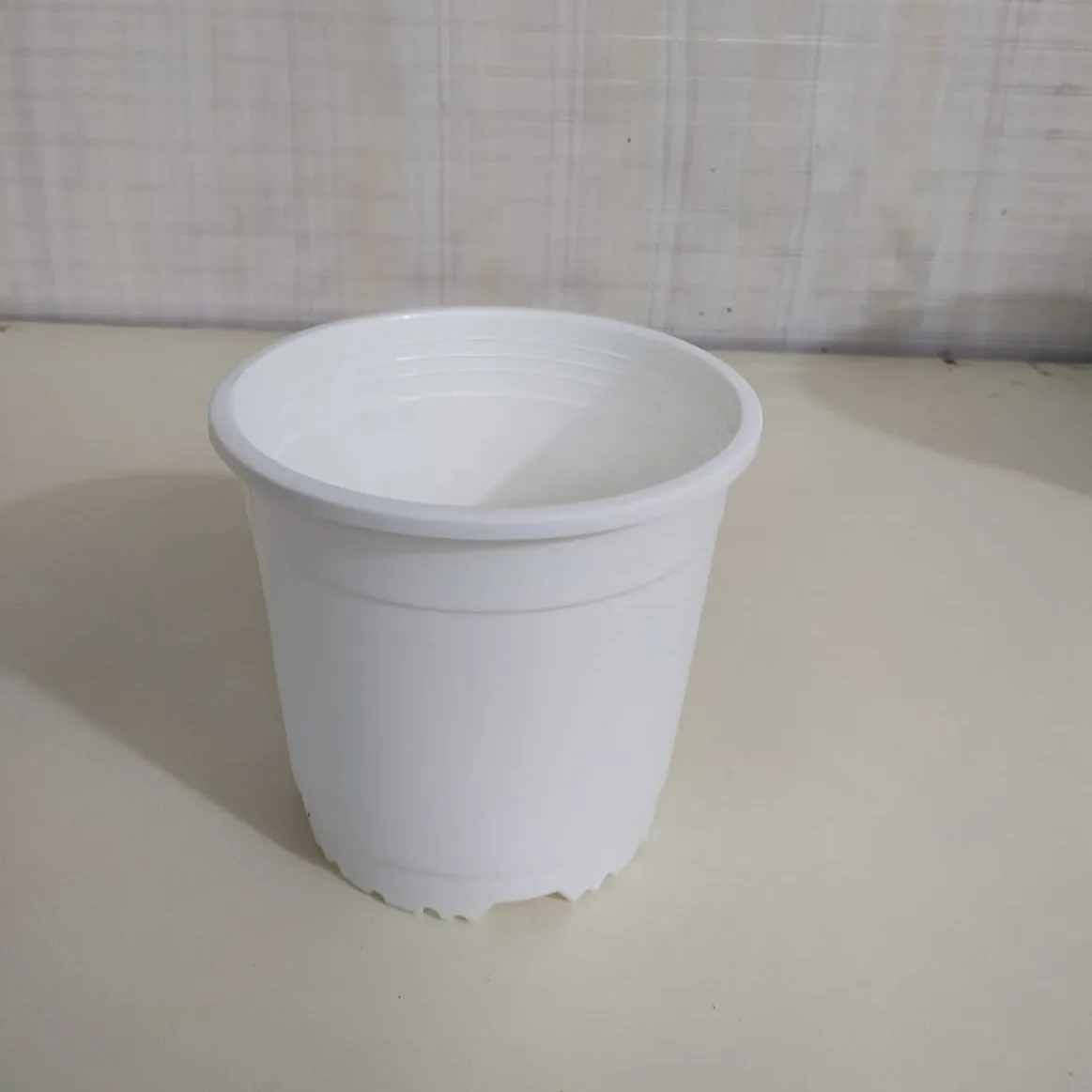 6" Flower Pot White Colour Sunrise Series (14.5 cm)