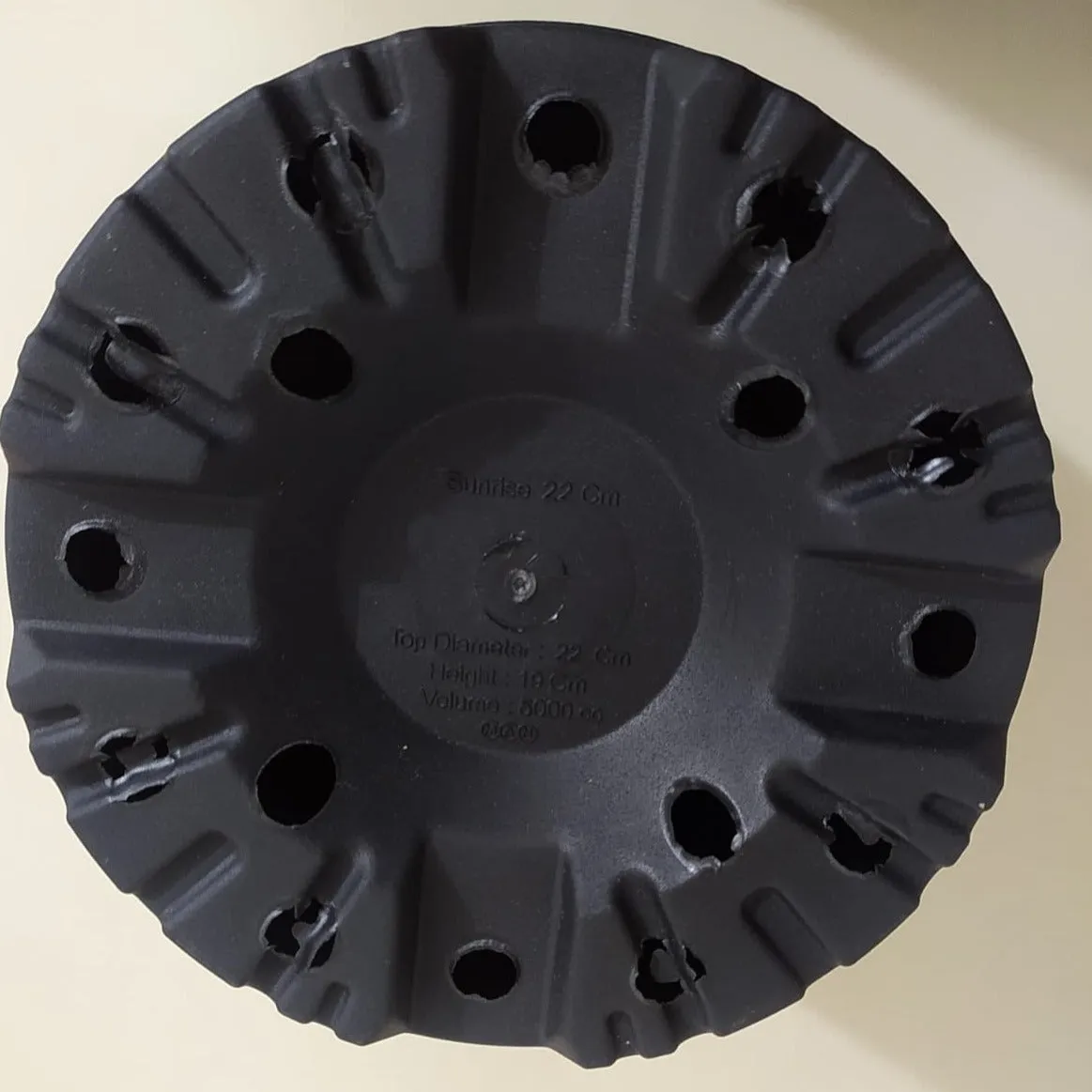 9" Flower Pot  Black Colour Sunrise Series (22 cm)