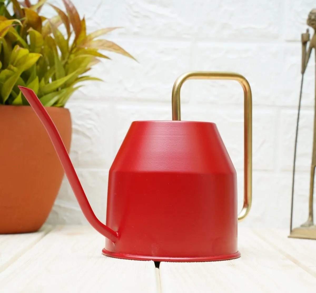 Gold Dust Watering Can For Plants, Garden Tools, Plant Watering Can (Red (0.9 Lt))
