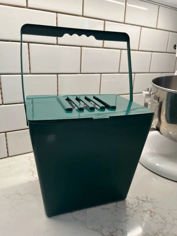 Kitchen Counter Compost Keeper - Green