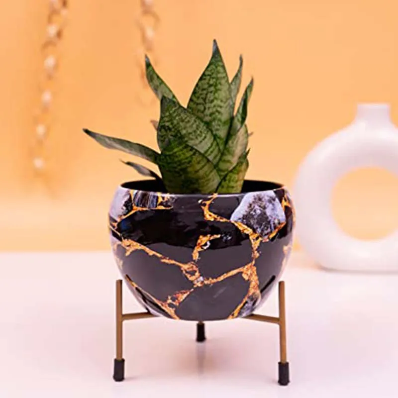 Resilient Metal Plant Pots With Stand | Set of 4 | 5 x 5 x 6 inches