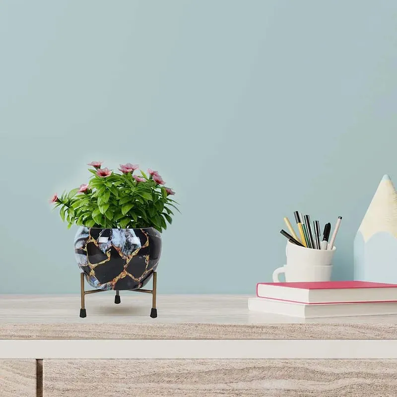 Resilient Metal Plant Pots With Stand | Set of 4 | 5 x 5 x 6 inches