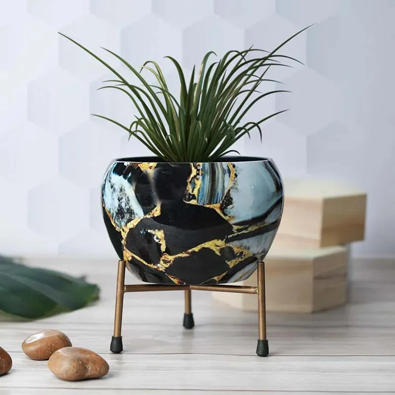 Resilient Metal Plant Pots With Stand | Set of 4 | 5 x 5 x 6 inches