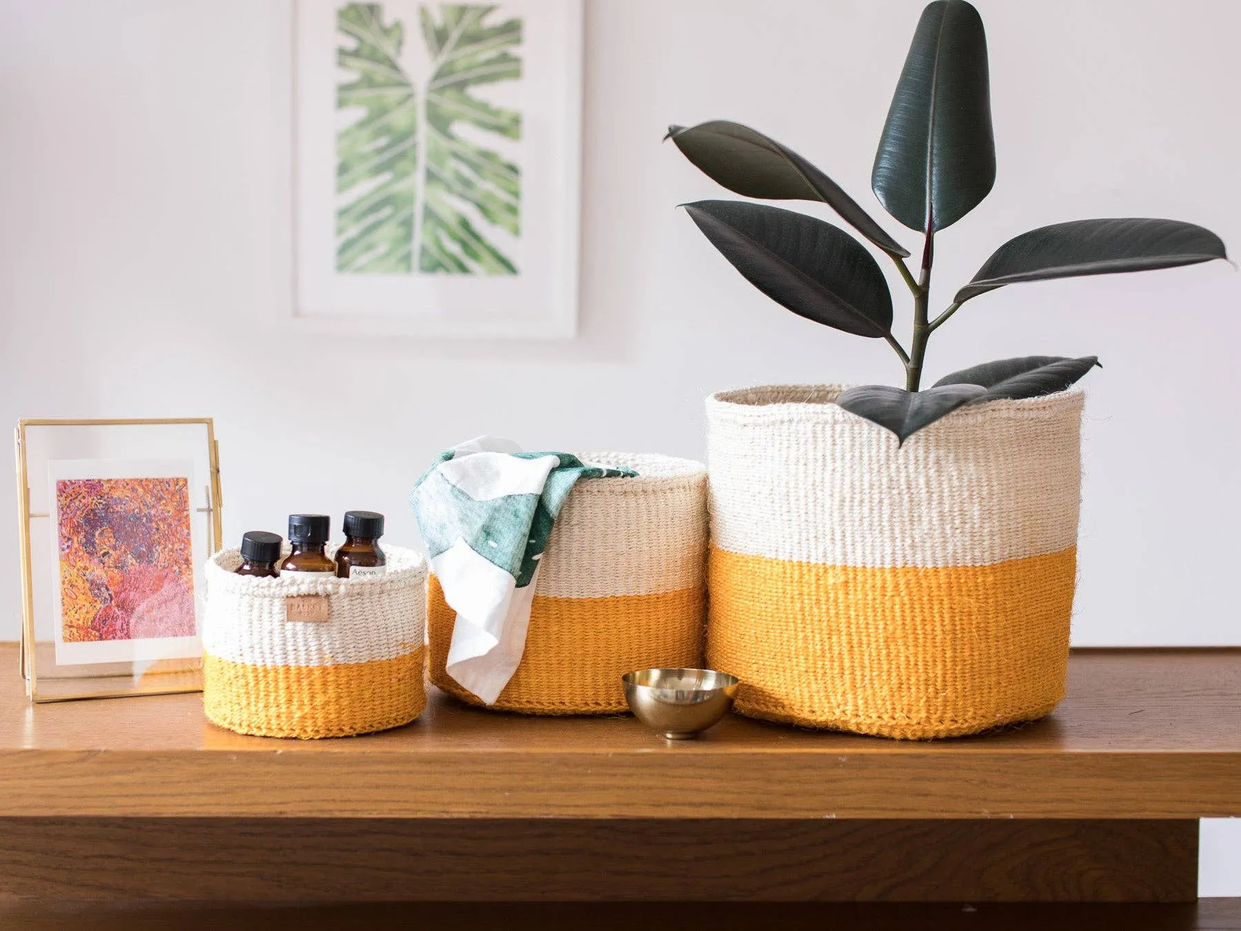 RUKIA: Orange Colour Block Woven Basket: Orange / M / Colour Block