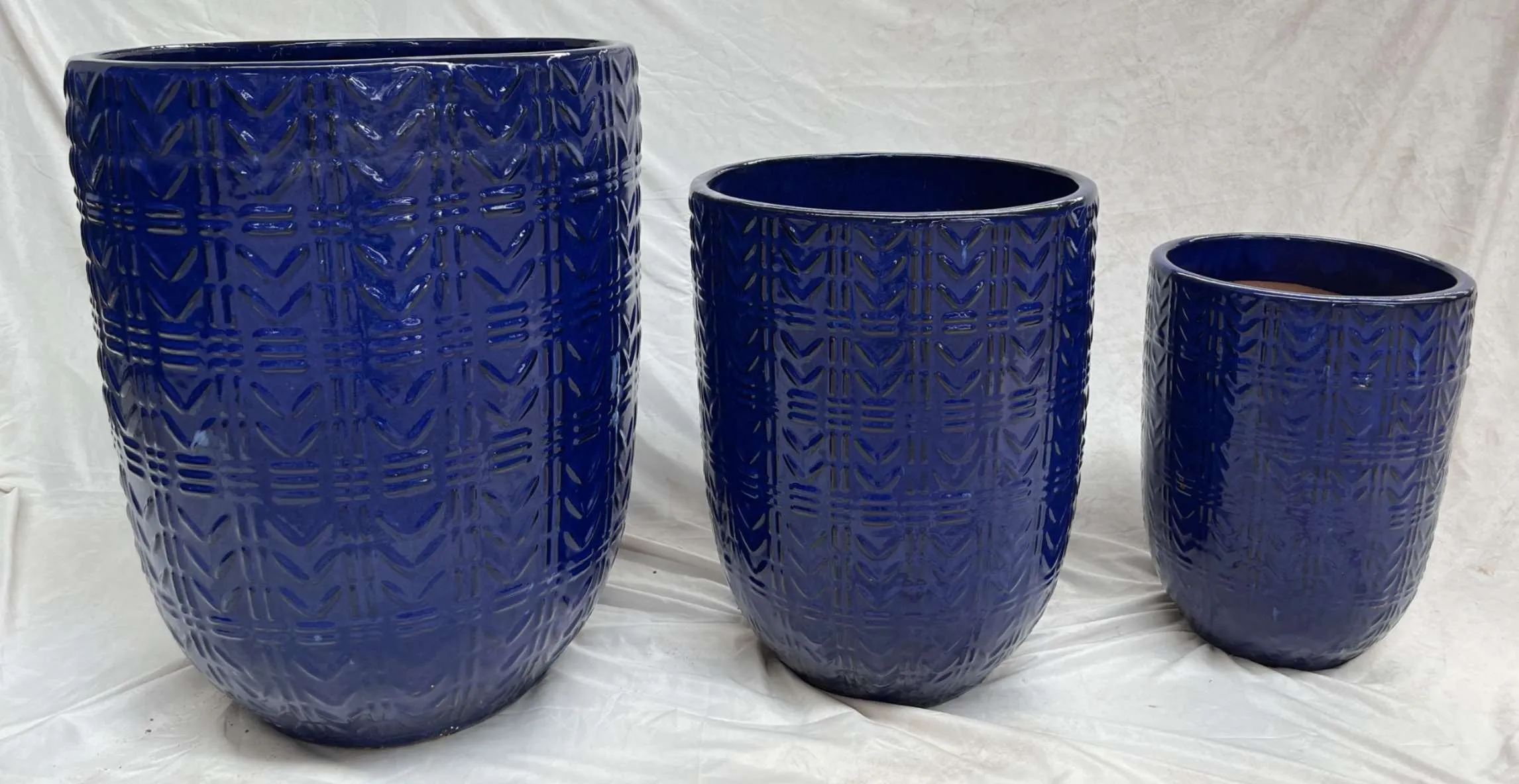 Set of 3 Dark Blue Glazed Ceramic Round Planters with Self-Pattern Design